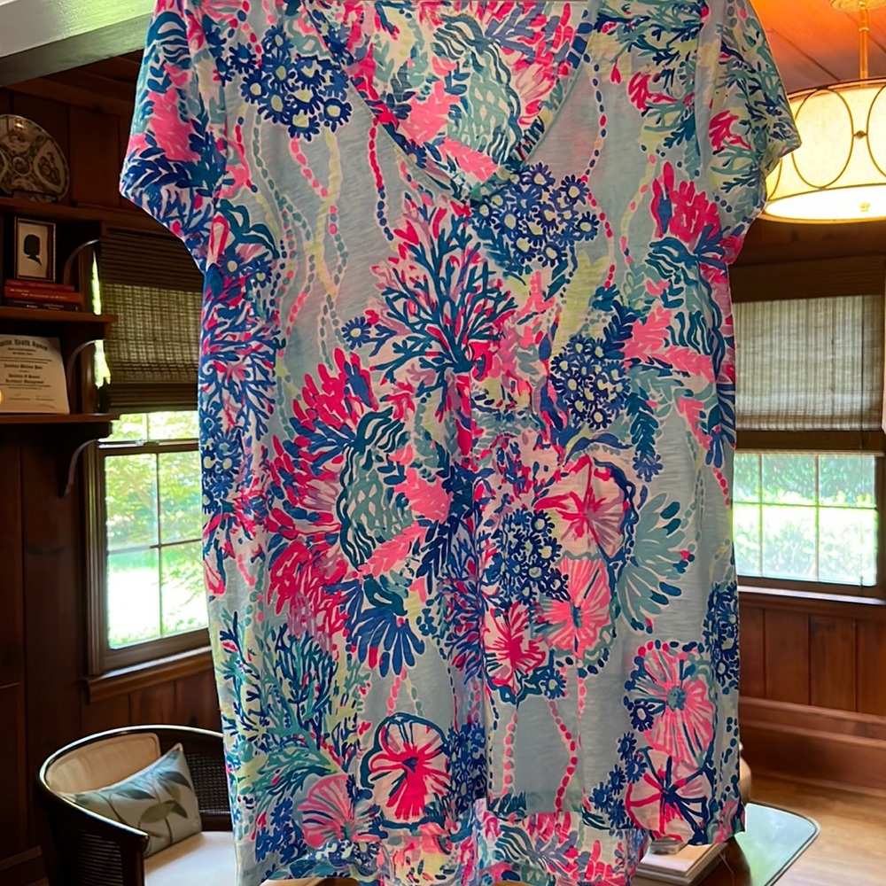 Lilly Pulitzer t shirt